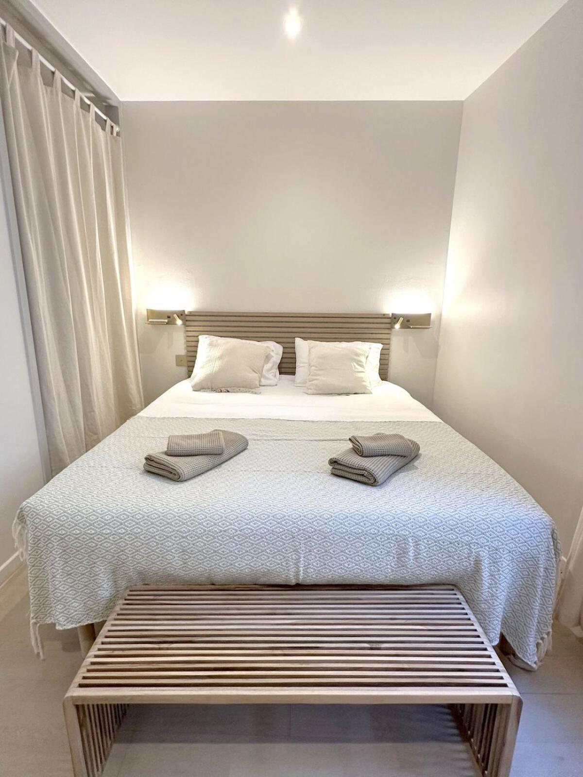 Maison De Charme Centre Roquette Hébergement de vacances *